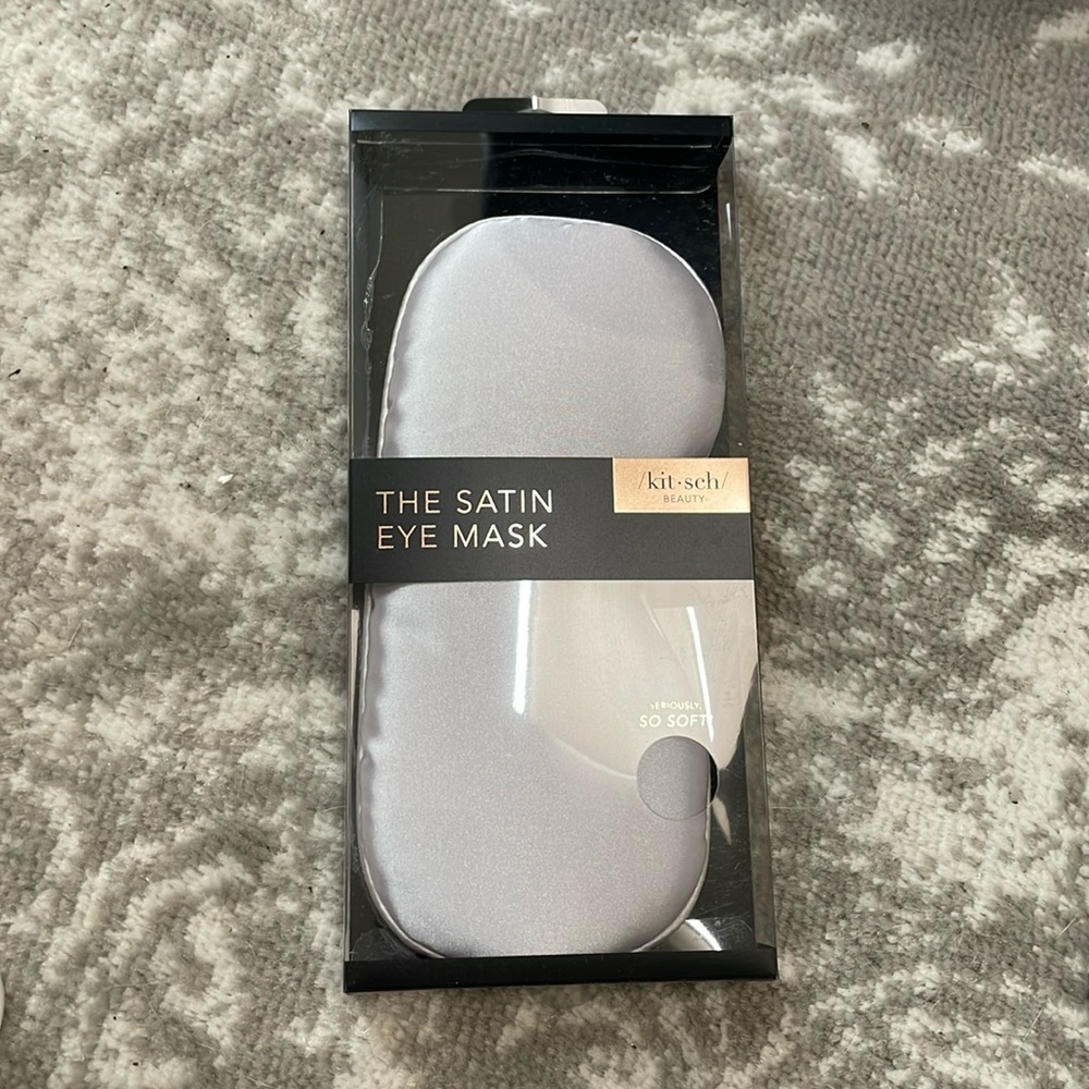 Kitsch satin eye mask